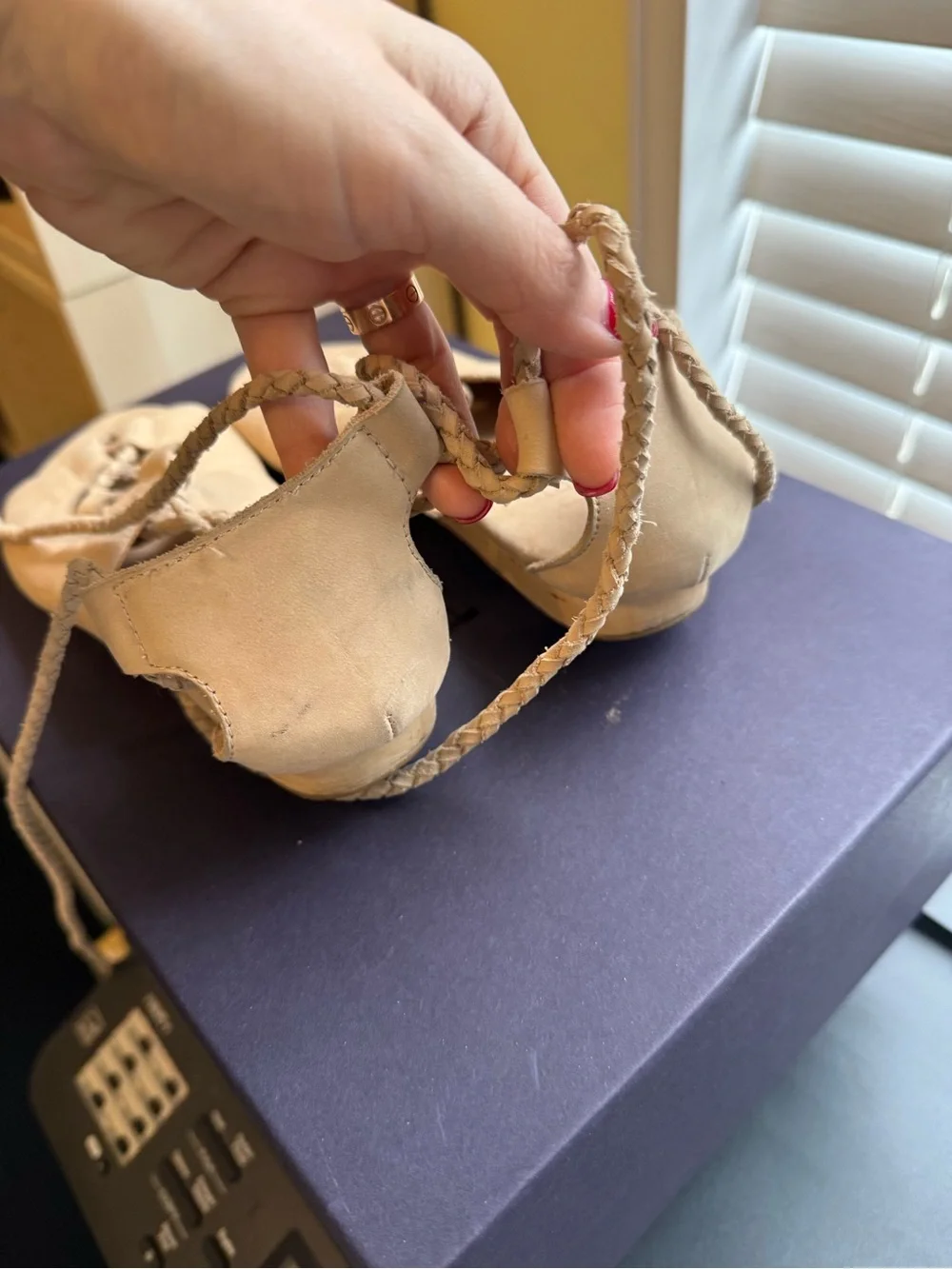 Fiel Women’s Gladiator Sandals – Size 7 – 100% Leather – Cream Color